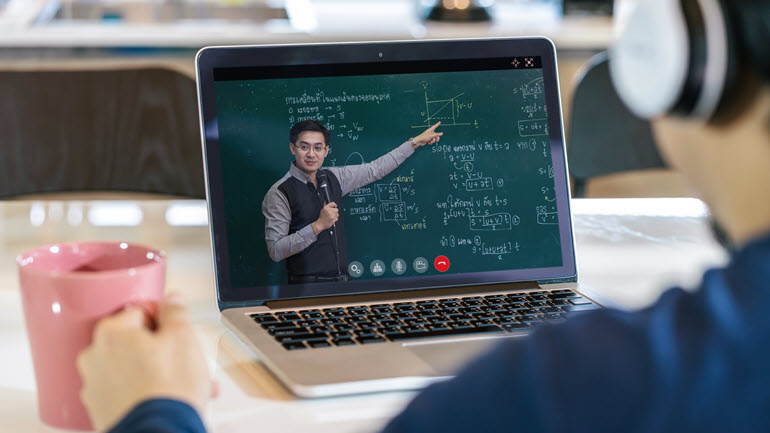 Man showing code SRT file on a screen